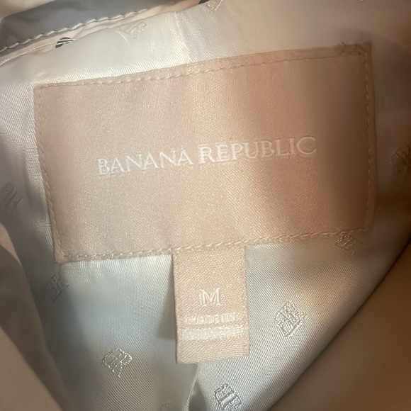 Ladies Banana Republic spring coat - Picture 3 of 3